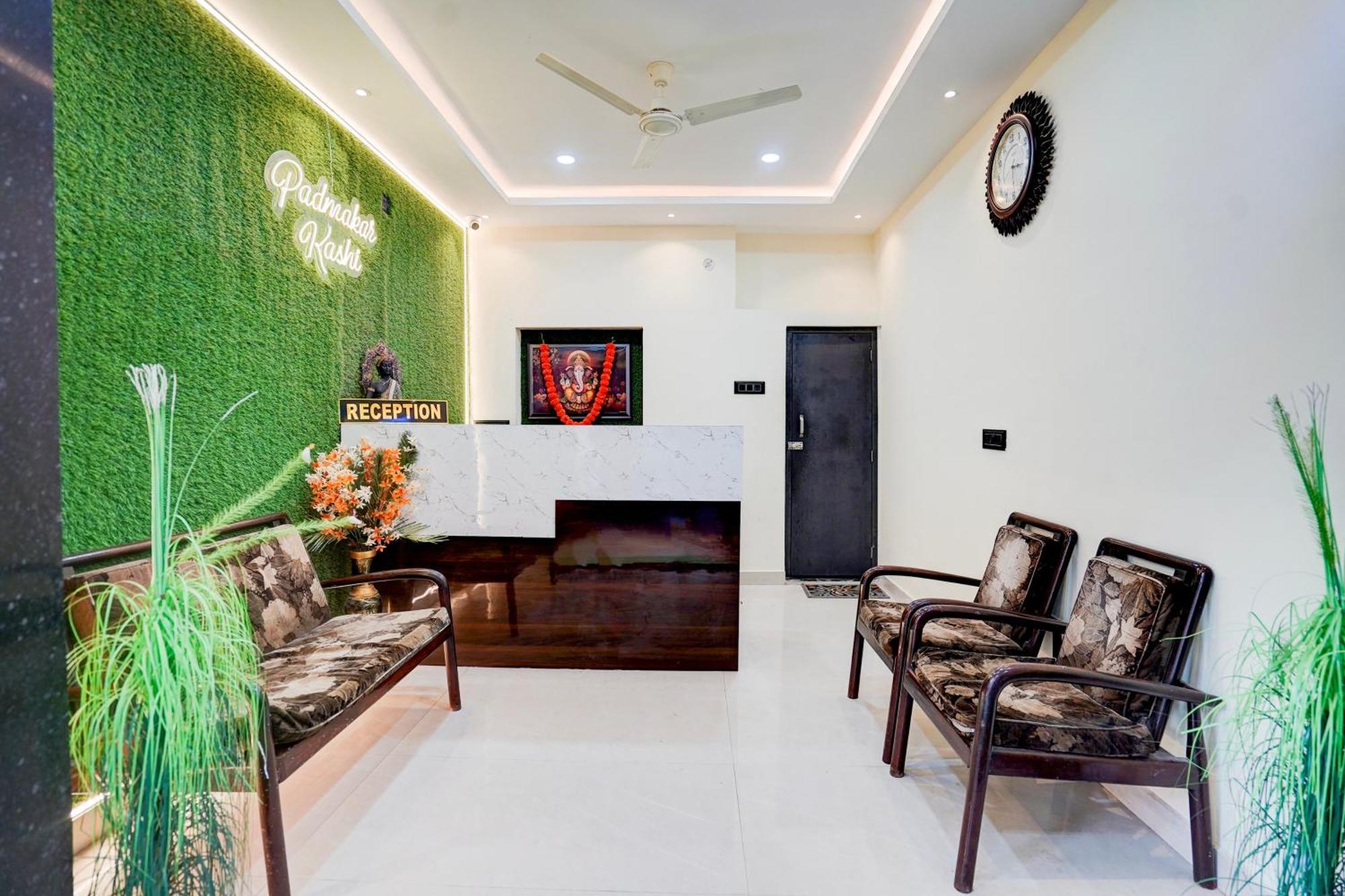 Hotel Vibe Blu- Varanasi Exteriör bild