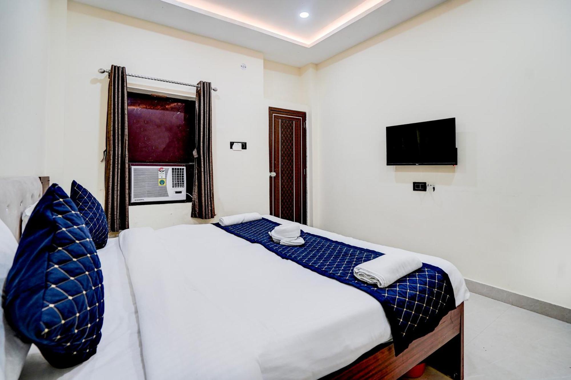 Hotel Vibe Blu- Varanasi Exteriör bild